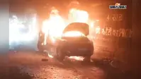 हाजीपुर के अंजानपीर अंडरपास के पास खड़ी कार में लगी आग, पूरी तरह जलकर खाक, टला बड़ा हादसा