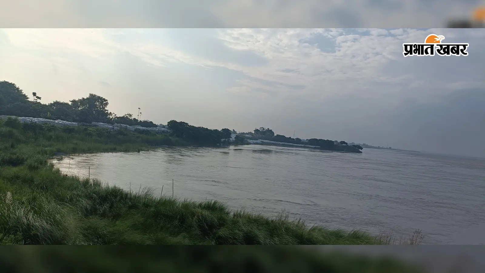 गंगा-कोसी में फिर उफान, इस्माईलपुर में चेतावनी स्तर पार, राघोपुर में 40 सेमी बढ़ा गंगा का पानी