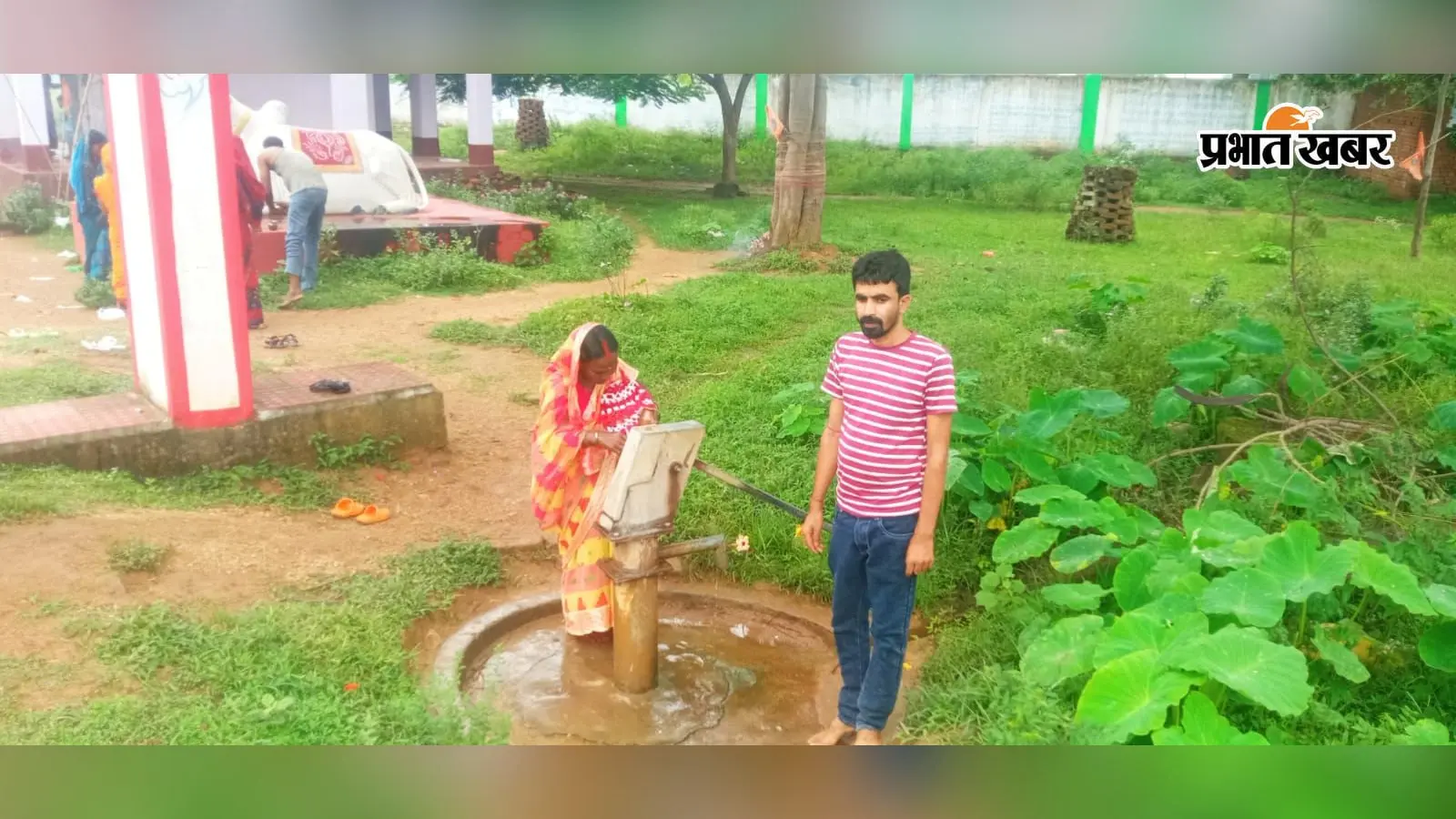 नंदीधाम में भक्तों की उमड़ी भीड़, खराब चापाकल ने बढ़ाई परेशानी