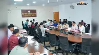 आखिर आत्मसमर्पण करने वाले नक्सलियों को क्या-क्या सुविधाएं देती है सरकार? समिति की बैठक में मिली जानकारी
