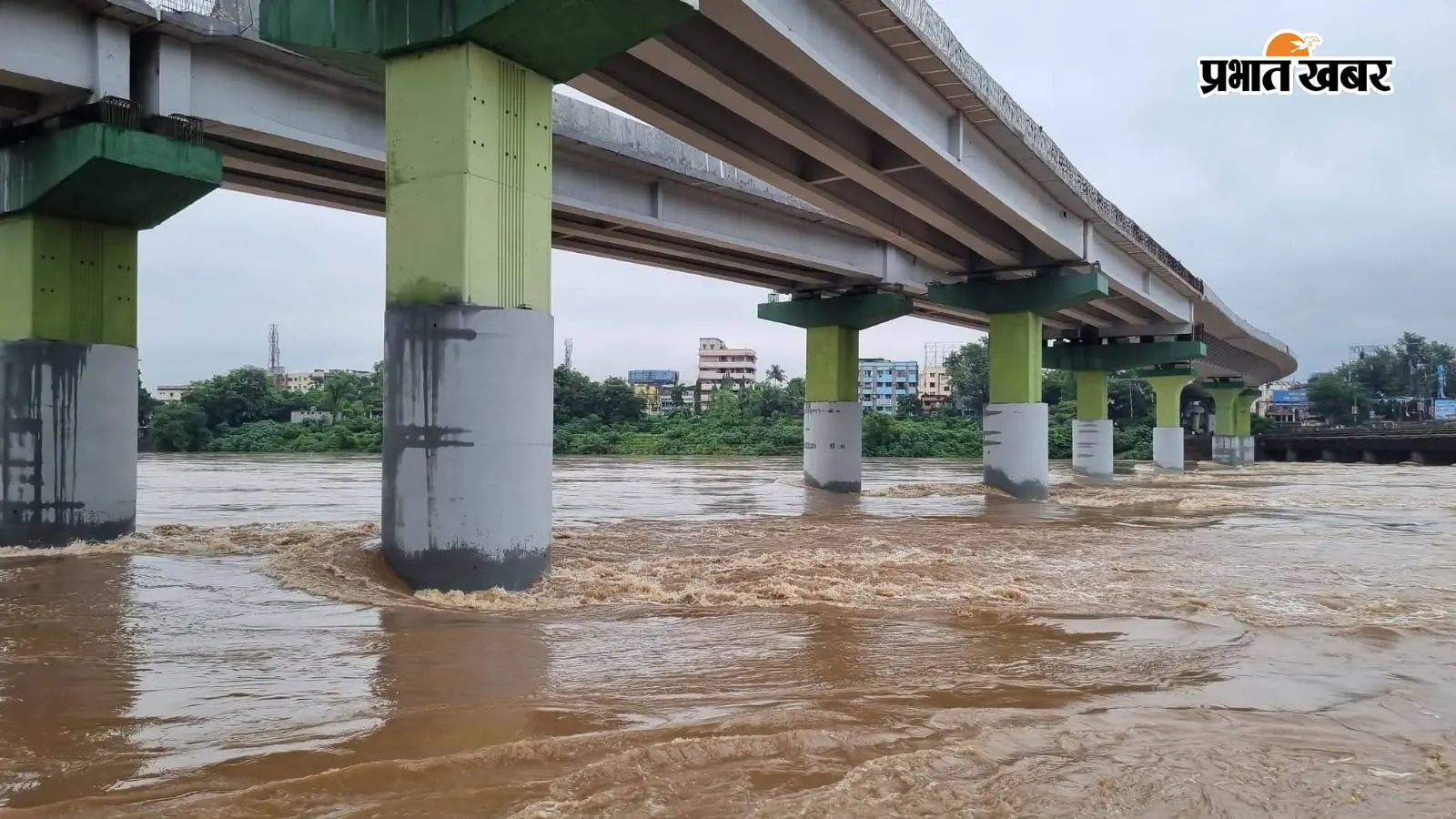 Jamshedpur news: सुवर्णरेखा और खरकई के जलस्तर में गिरावट, फिर भी खतरे के निशान से ऊपर