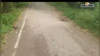 फोरलेन से 400 मीटर दूर सड़क के नीचे बनी सुरंग, कभी भी धंस सकती है सड़क; बड़े हादसे का मंडराया खतरा