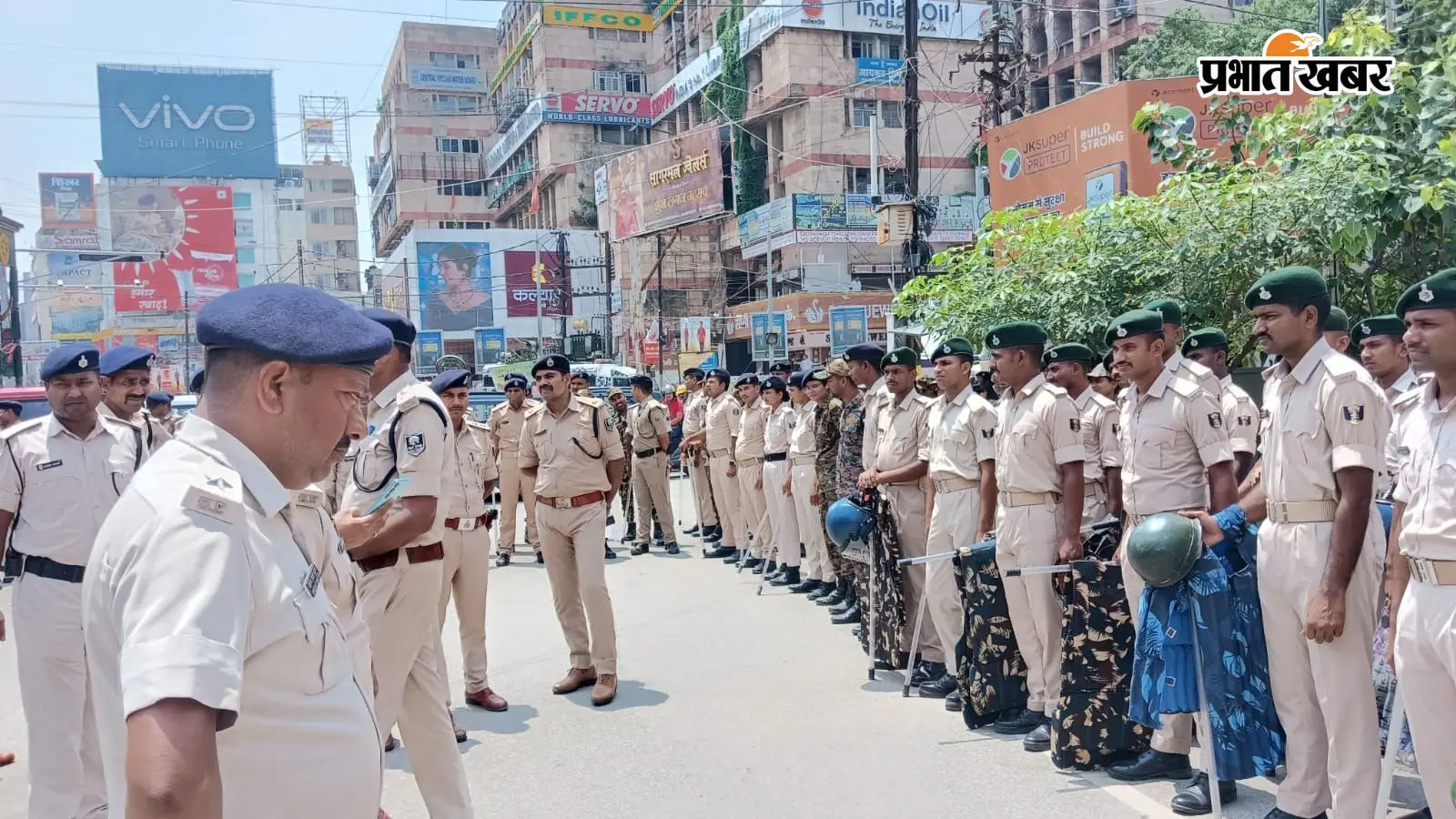 राजद के राजभवन मार्च में सिटी एसपी ने संभाली सुरक्षा व्यवस्था की कमान, जेपी गोलंबर से बेली रोड तक भारी पुलिस बल तैनात