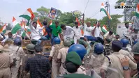 Tejashwi Yadav Rajbhawan March LIVE: राजभवन मार्च के बीच बैरिकेडिंग पर चढ़े कार्यकर्ता, पुलिस से भिड़े, इनकम टैक्स गोलंबर पर वॉटर कैनन तैयार