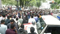 JSSC कर्मियों का छलका दर्द- “EMI कहां से भरेंगे, घर कैसे चलाएंगे?”, प्रोजेक्ट भवन के बाहर धरने पर बैठे