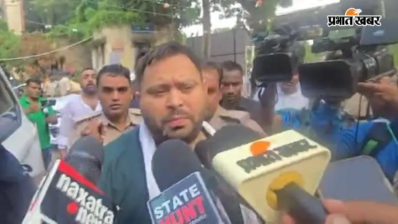 सचिवालय थाने के बाहर तेजस्वी यादव