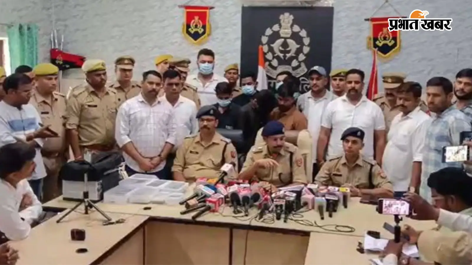 दुबई से UP तक 'साइबर ठगी' का नेटवर्क, अलीगढ़ में नौकरी का झांसा देकर खुलवाए 97 फर्जी बैंक खाते, 15 करोड़ का लेन-देन उजागर