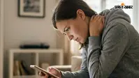 मोबाइल की लत बना रही है गर्दन को कमजोर? जानें क्या है Text Neck Syndrome