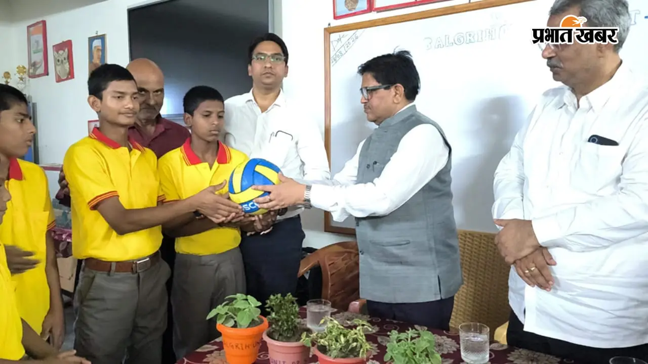 सुपौल के आश्रय गृह में बच्चों से बोले प्रधान जिला जज, 'लक्ष्य तय करें और मेहनत से सफलता हासिल करें'
