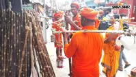 कांवरियों के थके कदमों का सहारा बनी लाठी, सुलतानगंज में 50 लाख तक पहुंचा कारोबार