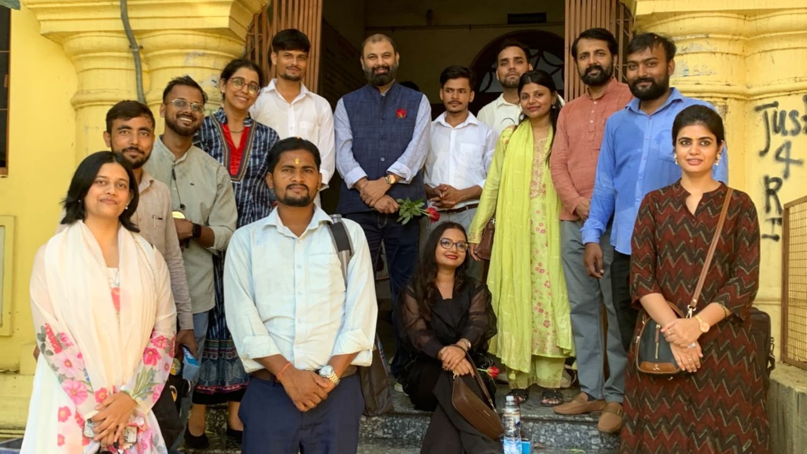 कार्यक्रम की तस्वीर 