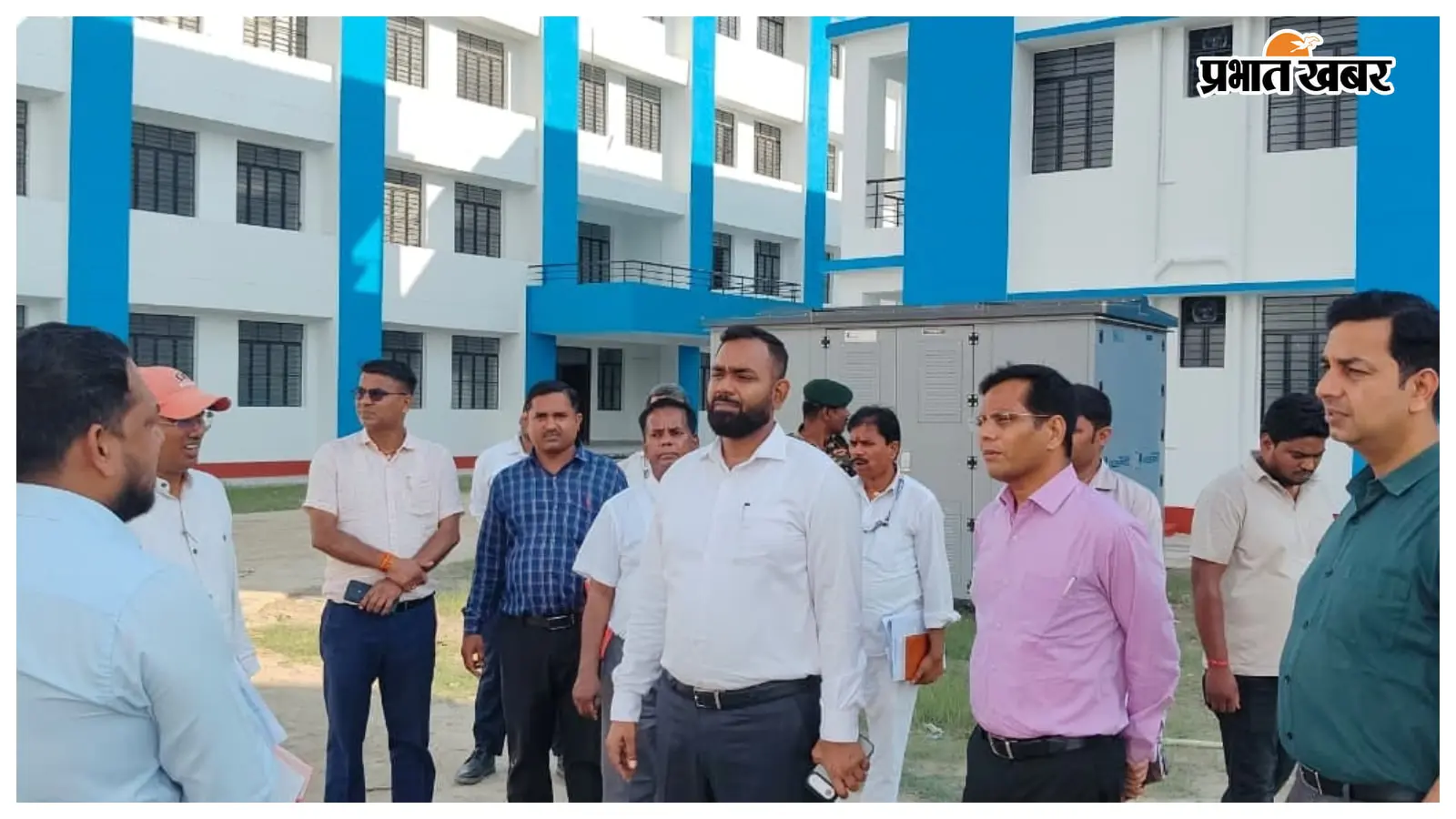 डीएम ने निर्माणाधीन ओबीसी कन्या आवासीय विद्यालय का किया निरीक्षण, दिए निर्देश