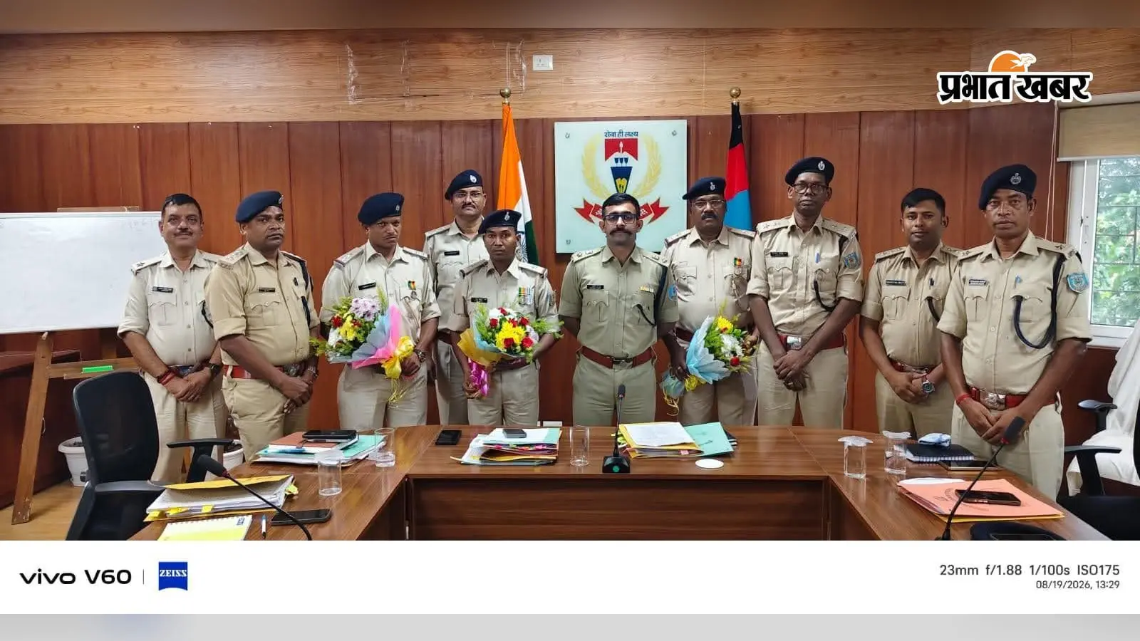खूंटी के तीन जांबाज पुलिसकर्मियों को मिली आउट ऑफ टर्न प्रोन्नति, SP ने सितारे लगाकर किया सम्मानित