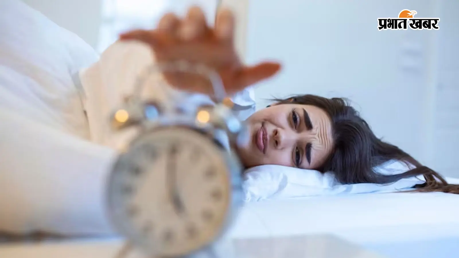 क्या आपको भी रात में नहीं आती अच्छी नींद? बदलें अपने बेडरूम का वास्तु और सोने की दिशा
