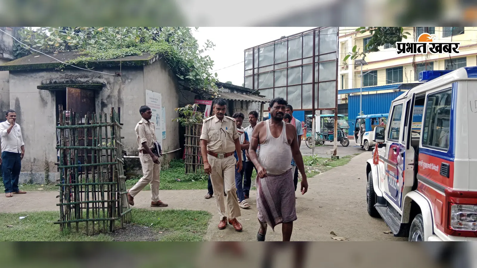 राजमहल में मनसा पूजा विसर्जन से लौट रहे व्यक्ति को हाइवा ने कुचला, मौके पर मौत