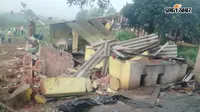 चार दिनों से अटका इलाके में डेरा जमाये 25 हाथी, फसलों के साथ होटल भी तोड़ा