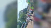 स्कूल बस से गिरा खलासी, हुई मौत