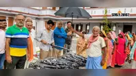 सारण: रोहित सिंह के आह्वान पर युवा चेतना का अभियान, हजारों लोगों को वितरित किए गए छाते