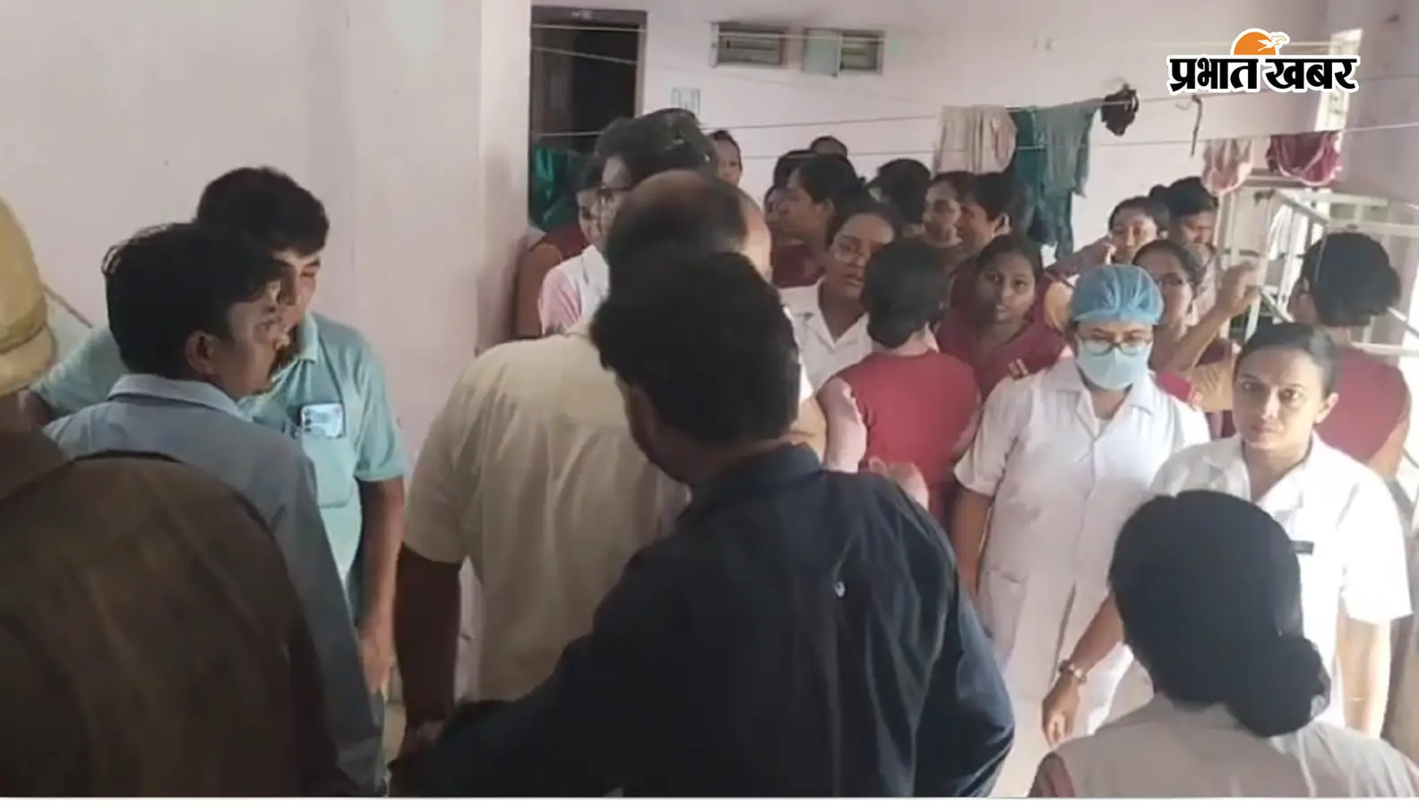 Bengal Fire: बारासात मेडिकल कॉलेज के गर्ल्स हॉस्टल में लगी आग, बाल-बाल बचीं छात्राएं
