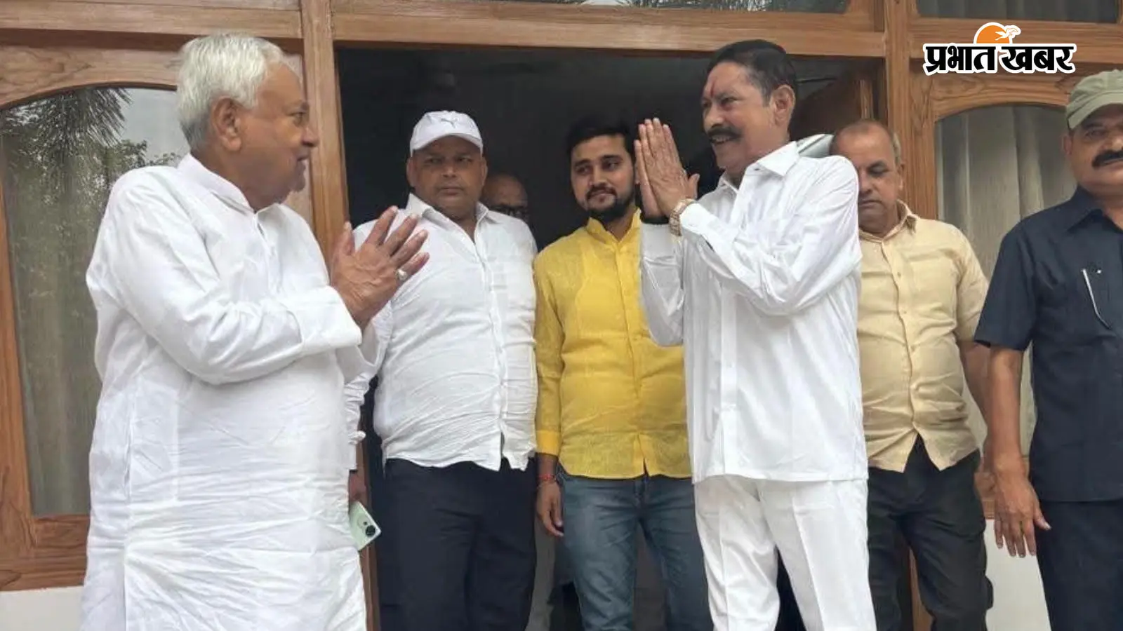 पटना में नीतीश कुमार से मिलने पहुंचे अनंत सिंह, हाथ जोड़कर किया अभिवादन, मोकामा के मुद्दों पर हुई चर्चा
