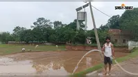 समय बीतने के बाद भी किसानों ने नहीं मानी हार, पटवन कर कर रहे धनरोपनी