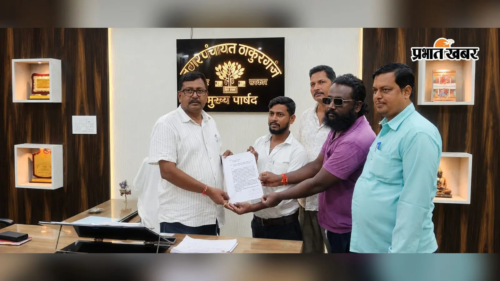 जर्जर भवन में चल रहा आंगनबाड़ी केंद्र, मासूमों की सुरक्षा पर मंडरा रहा खतरा : ग्रामीणों ने लगाई मरम्मत की गुहार