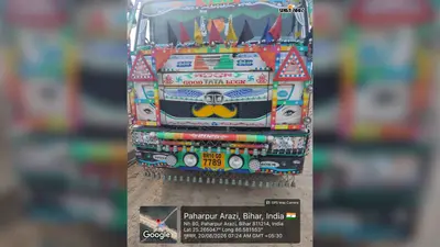 मुंगेर-भागलपुर फोरलेन पर बिना वैध चालान के गिट्टी लदे दो ट्रक छोड़कर भागे चालक, पुलिस ने किया जब्त