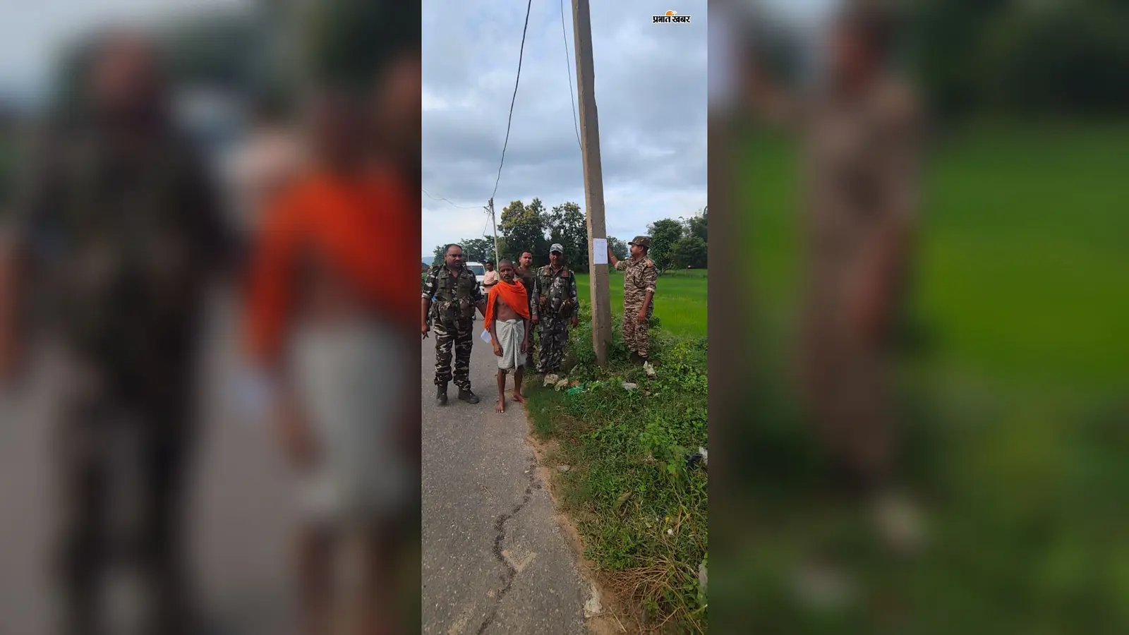फरार आरोपी के घर पुलिस ने चिपकाया इश्तेहार, आत्मसमर्पण नहीं करने पर होगी आगे की कार्रवाई