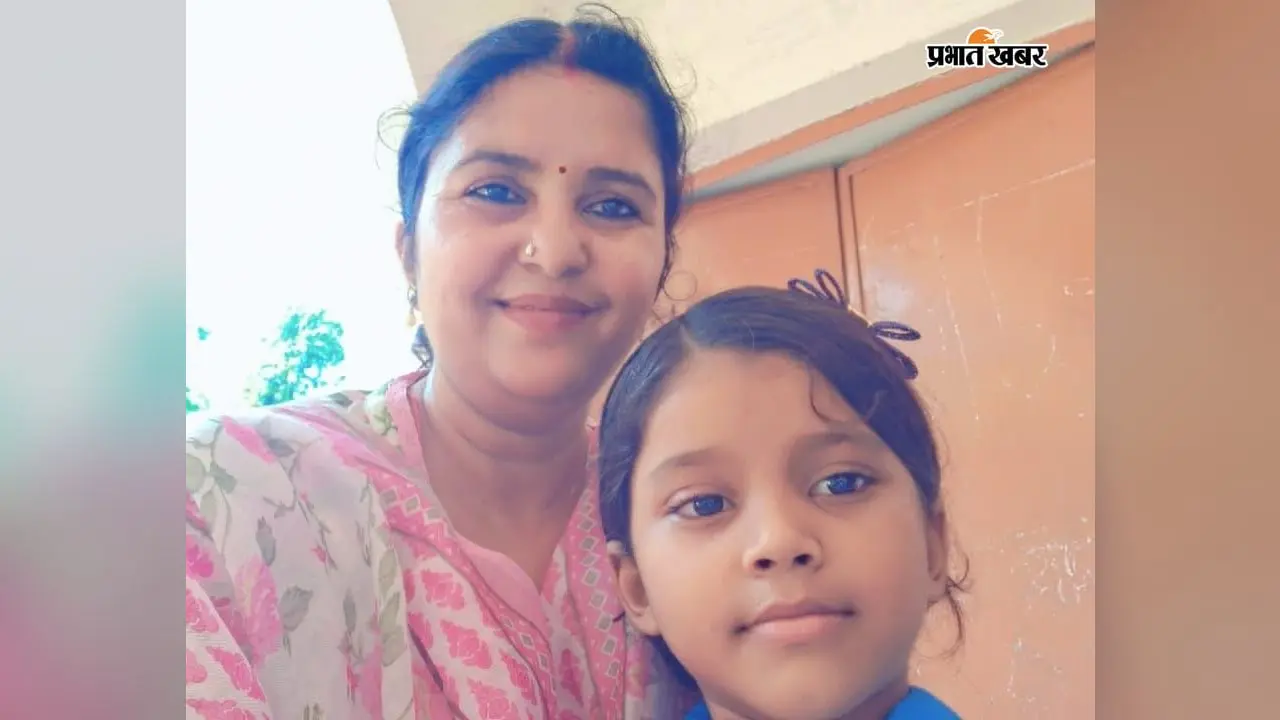 शिक्षिका वीणा कुमारी का नवाचार, सेल्फी के जरिए बच्चों में बढ़ाई जा रही समयबद्धता और उपस्थिति