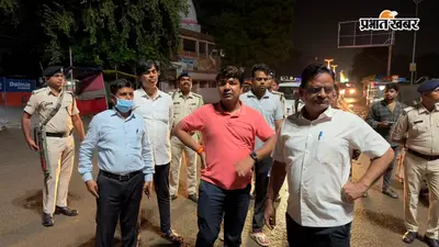 सासाराम: शहर की सफाई, ट्रैफिक जाम और अतिक्रमण पर सख्त हुए DM दीपक कुमार मिश्रा; देर शाम सड़कों पर उतरकर लिया जायजा