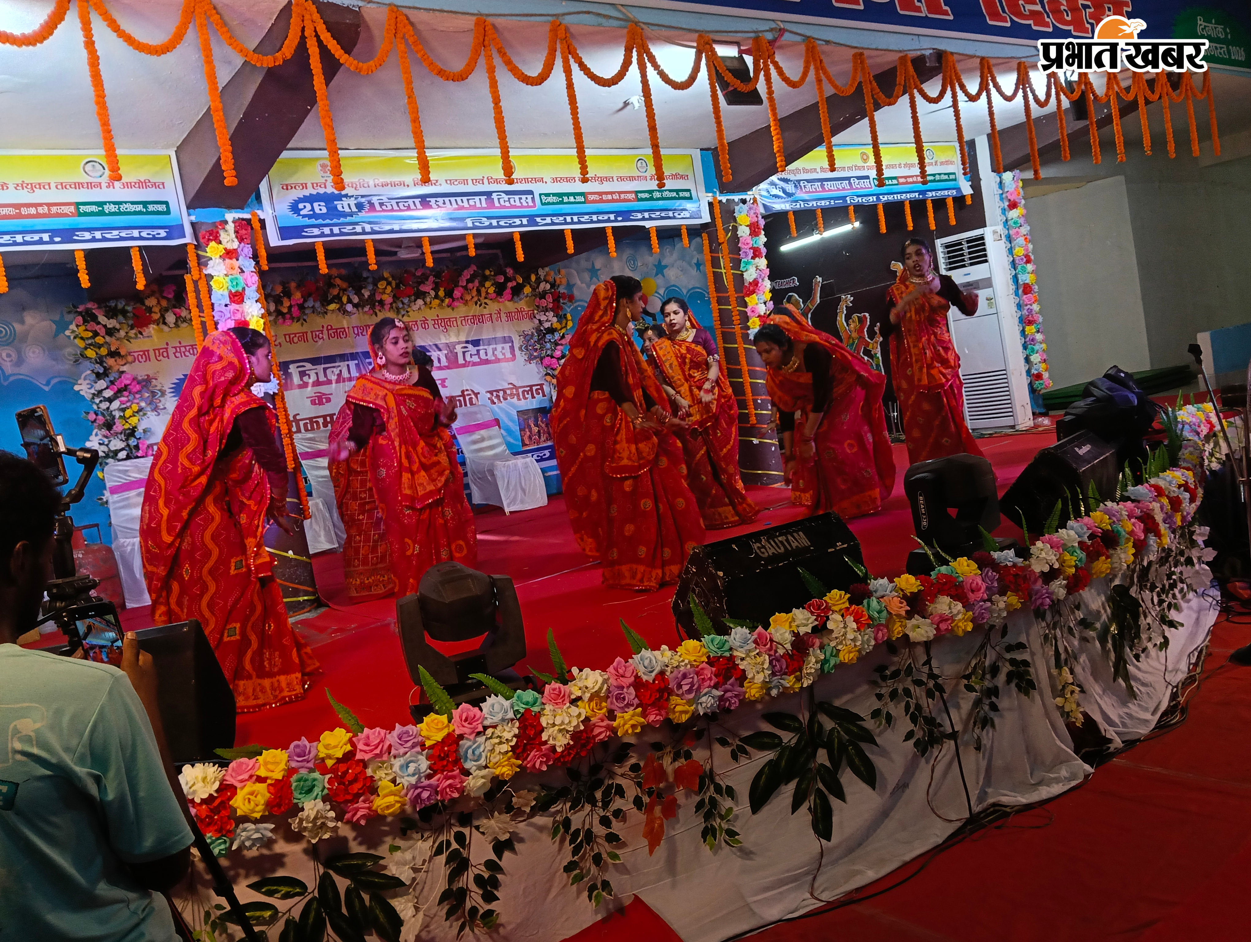 कार्यक्रम का उद्घाटन करते हुए | Prabhat Khabar Network