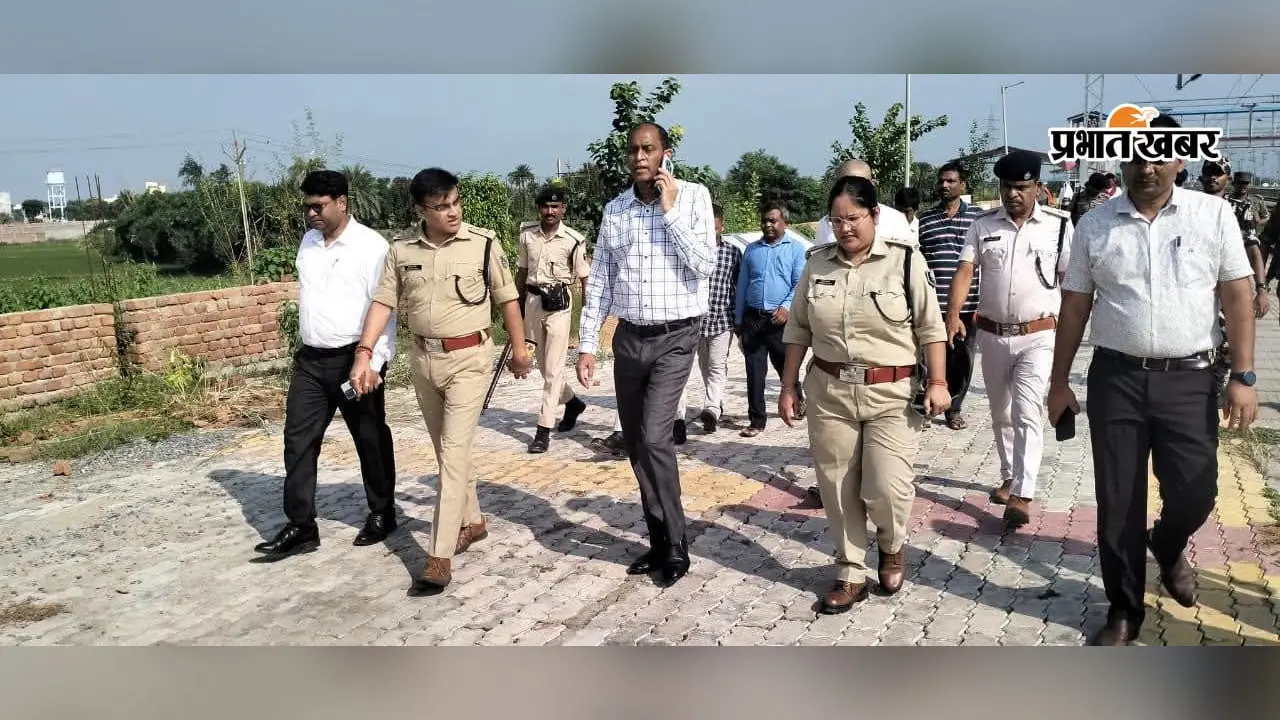 श्रावणी मेला को लेकर अशोकधाम मंदिर में डीएम-एसपी का निरीक्षण, भीड़ प्रबंधन पर बढ़ाई निगरानी