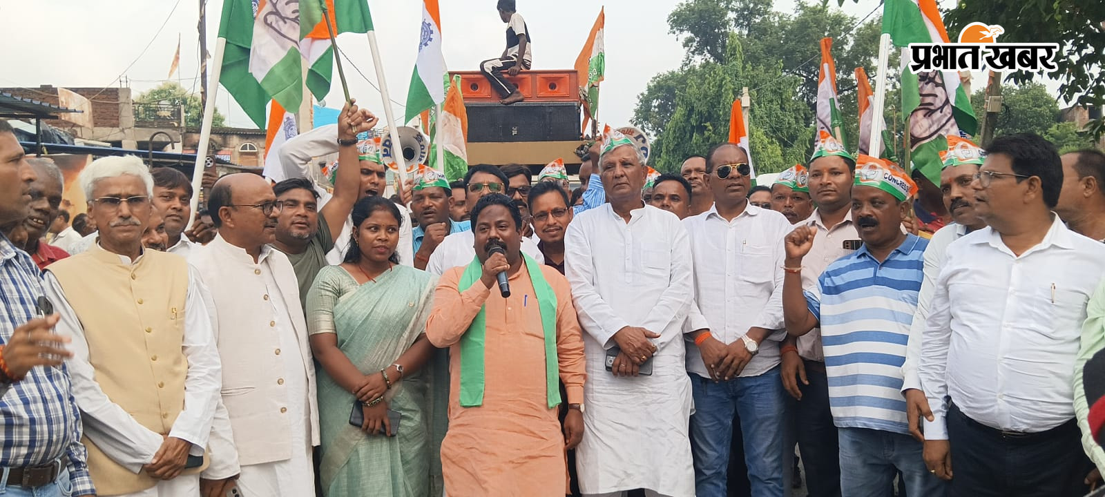 फोटो फ़ाइल संख्या 20 कुजू: विरोध मार्च में शामिल कांग्रेस कार्यकर्ता, | Prabhat Khabar Network