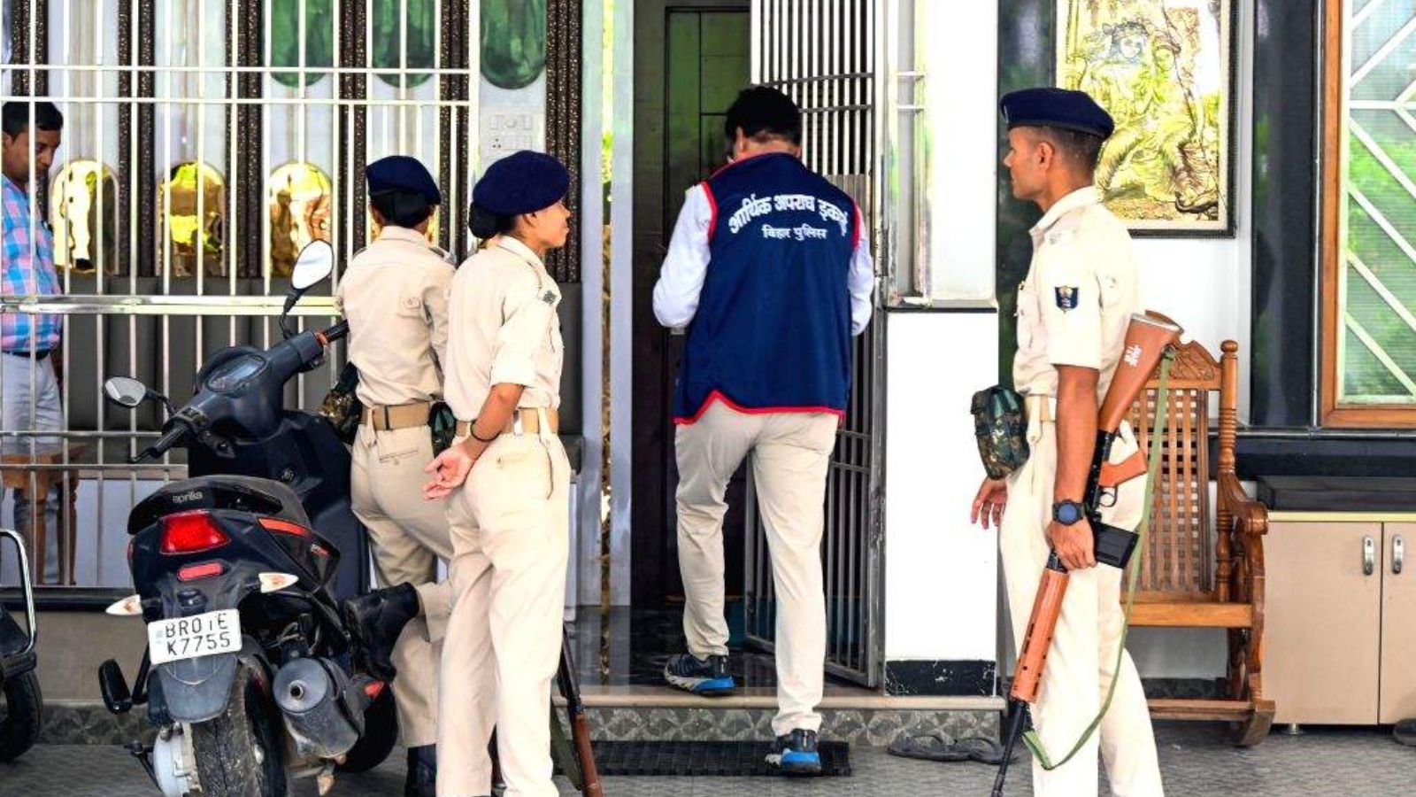 आय से अधिक संपत्ति मामले में अजय कुमार सिंह के तीन ठिकानों पर छापा