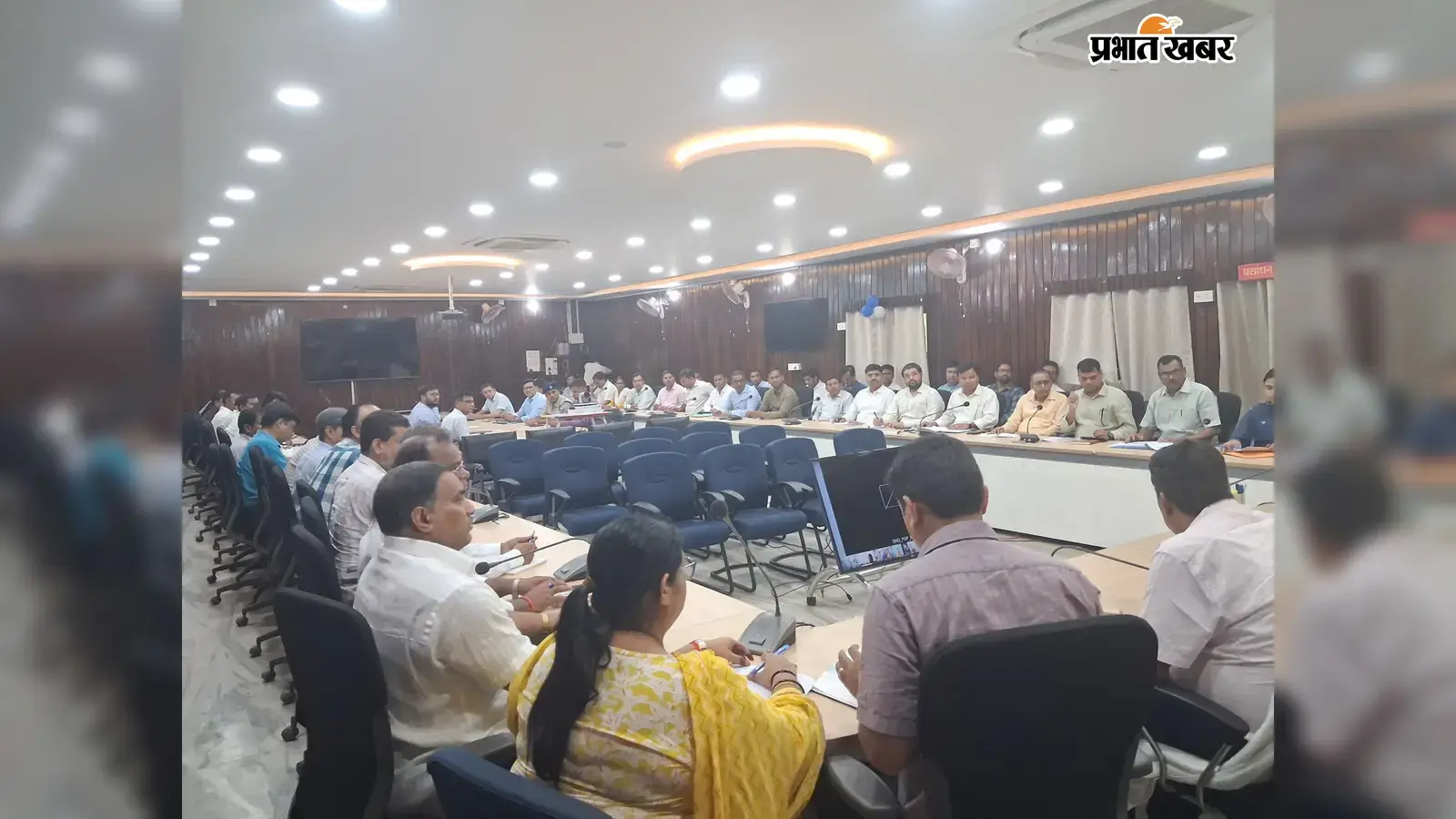 कैमूर के नए डीएम कुमार अनुराग का अधिकारियों को सख्त संदेश, कहा- भ्रष्टाचार किसी कीमत पर बर्दाश्त नहीं