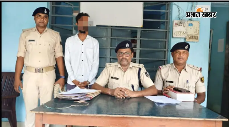 बगहा में ऑर्केस्ट्रा ग्रुप पर पुलिस की रेड, यूपी की दो नाबालिग बालिकाएं बरामद, संचालक गिरफ्तार