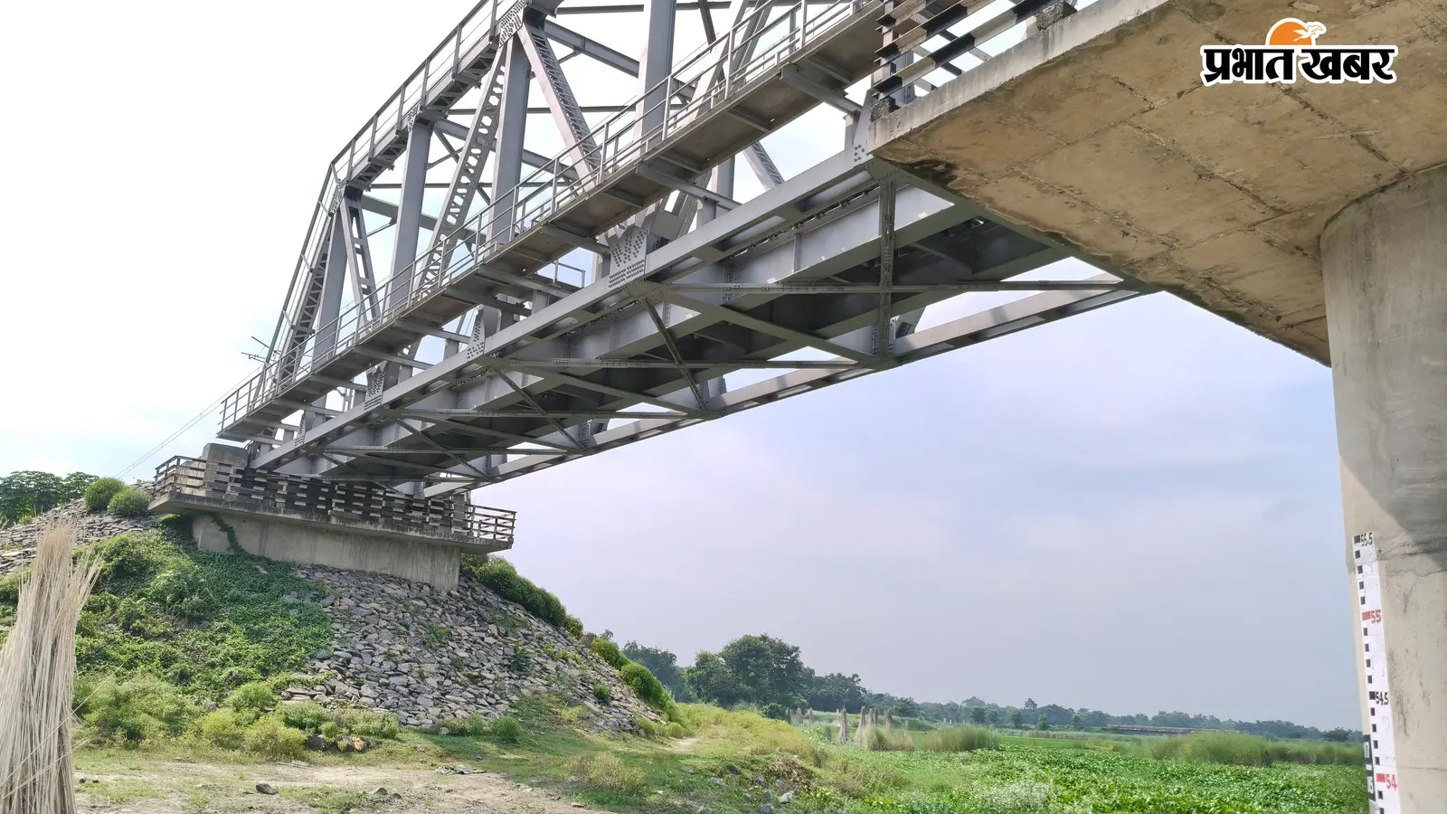 सुपौल में घर लौट रहे मजदूर की ट्रेन से गिरकर मौत, थुमहा में रेलवे पुल के नीचे मिला शव, जांच में जुटी पुलिस
