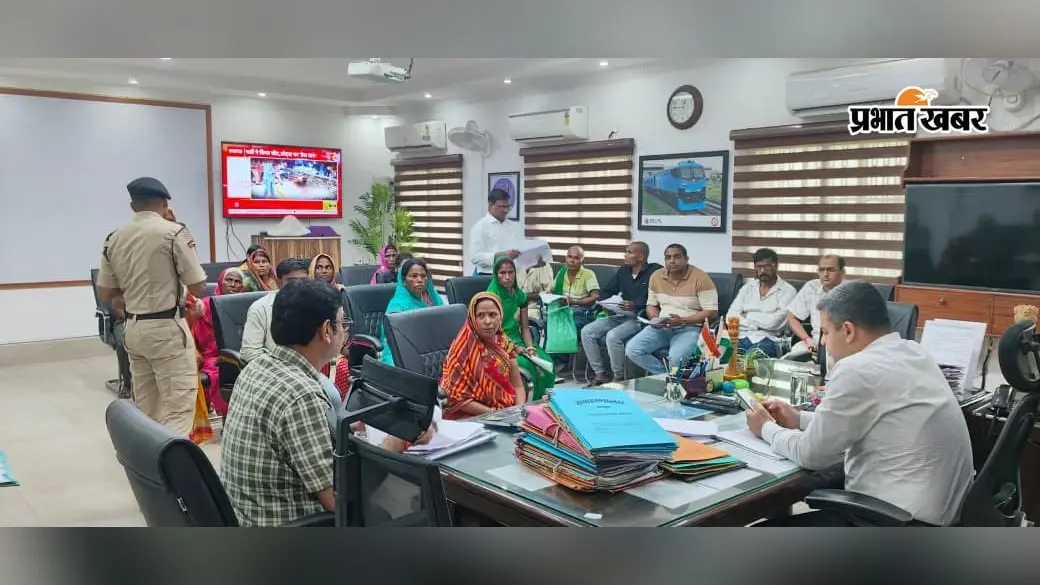 मधेपुरा में DM के सामने पहुंची जनता की 63 फरियाद, अधिकारियों को समयसीमा में समाधान का आदेश