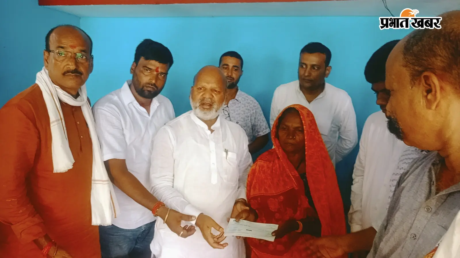 सुरसर नदी हादसे में बेटे की मौत, एक माह बाद मां को मिला ₹4 लाख का सहारा, 56 परिवारों को जमीन का पर्चा