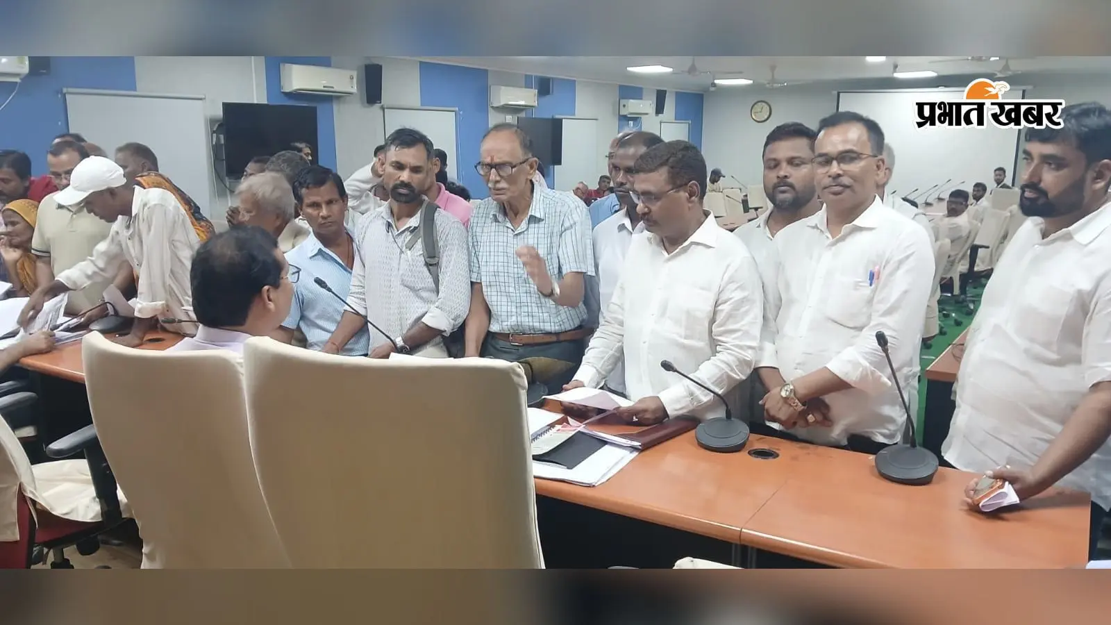 समस्तीपुर में जनता दरबार, भूमि-विवाद से लेकर राशन और पेंशन तक के मामले पहुंचे