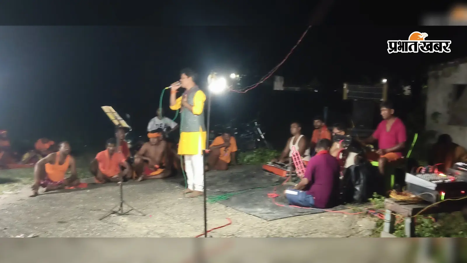 सावन की आखिरी सोमवारी से पहले वाल्मीकिनगर में उमड़ी भीड़, त्रिवेणी संगम पर दिखा अद्भुत नजारा