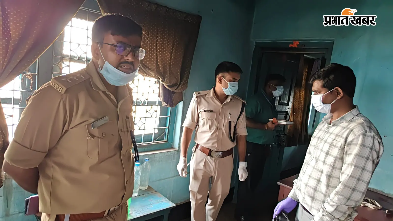 मां-बेटे की मौत की गुत्थी सुलझाने में जुटी पुलिस