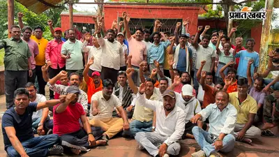बांसजोड़़ा कोलियरी में आउटसोर्सिंग कंपनी चालू कराने की मांग, मजदूरों ने किया प्रदर्शन