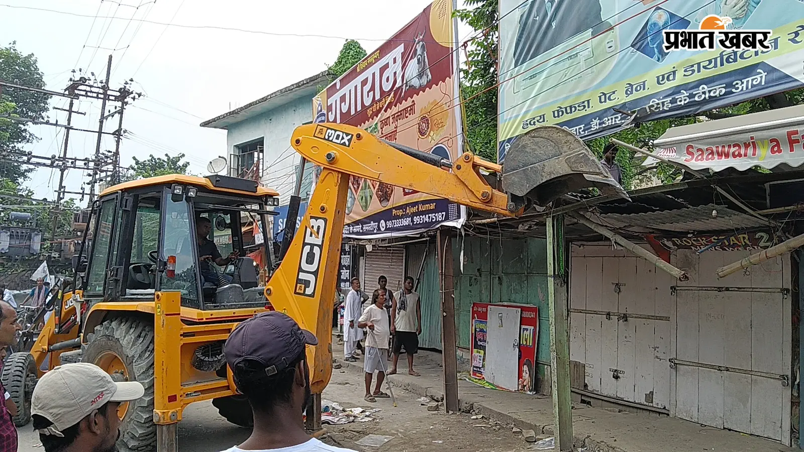 Samastipur: अंतिम सोमवारी से पहले थानेश्वर स्थान मंदिर मार्ग से हटाया अतिक्रमण