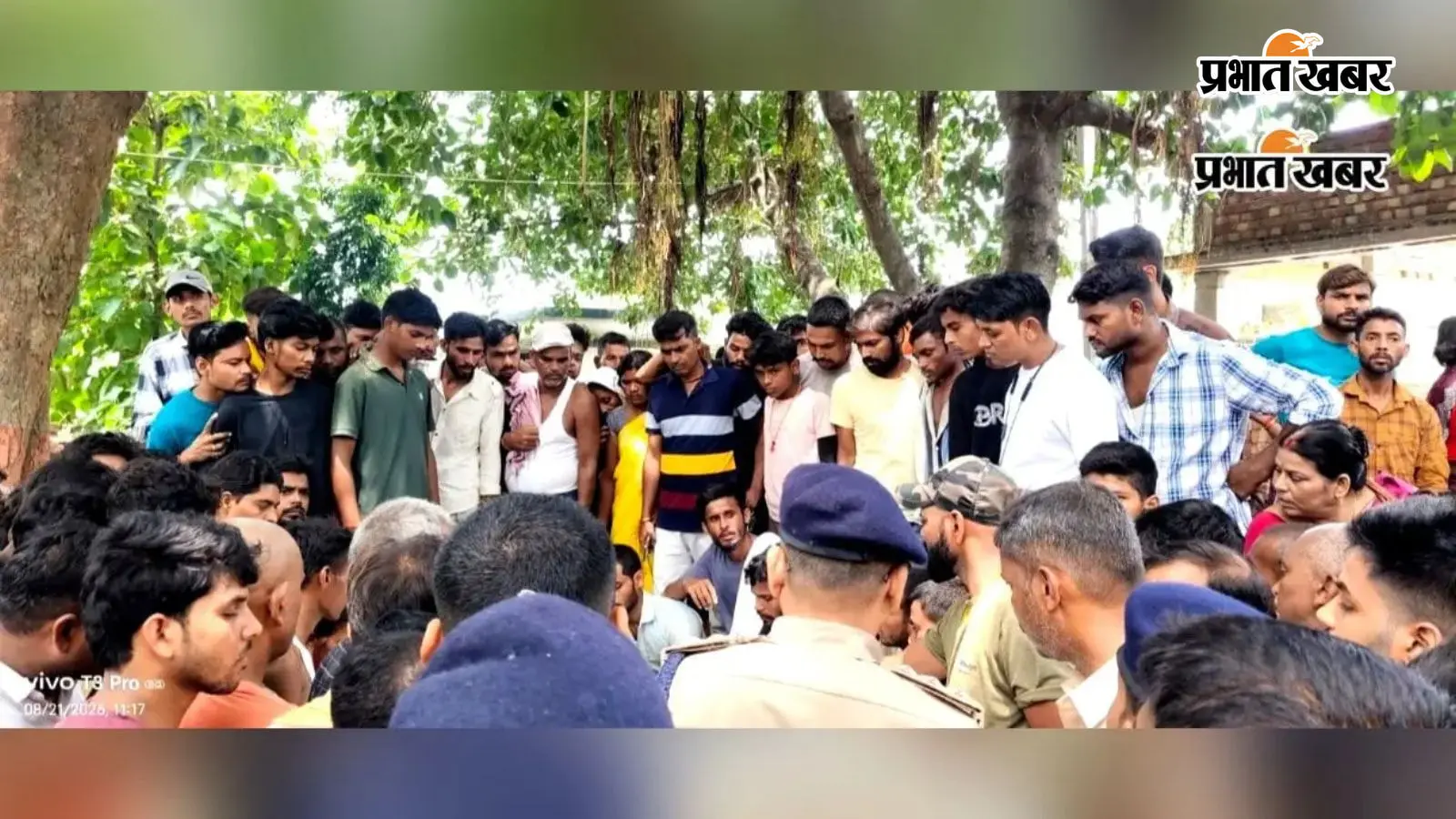 नवादा में खेत में पटवन को लेकर दो गांवों के बीच हिंसक झड़प, एक युवक की मौत, कई घायल