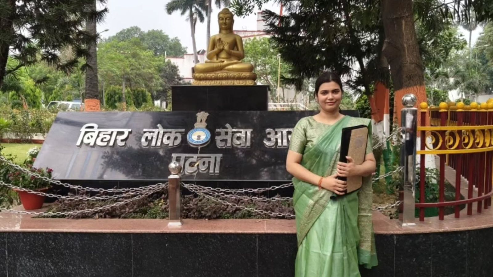 BPSC ऑफिस में सुधा सिंह (Image: Instagram)
