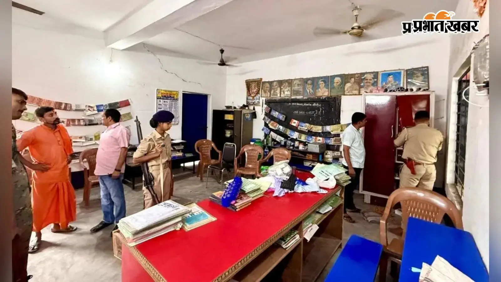 बेगूसराय में उत्क्रमित मध्य विद्यालय में बड़ी चोरी, लैपटॉप-नकदी समेत शैक्षणिक सामग्री ले गये चोर