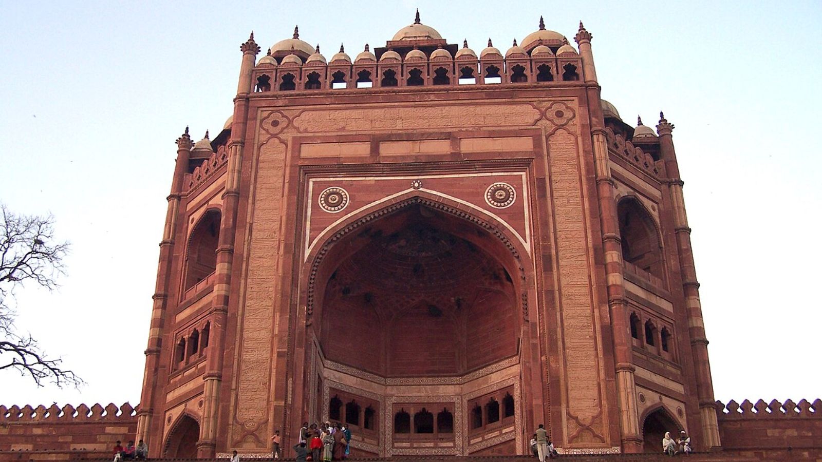 फतेहपुर सीकरी जहां दीन-ए-इलाही की शुरुआत हुई (Image: Wikipedia)