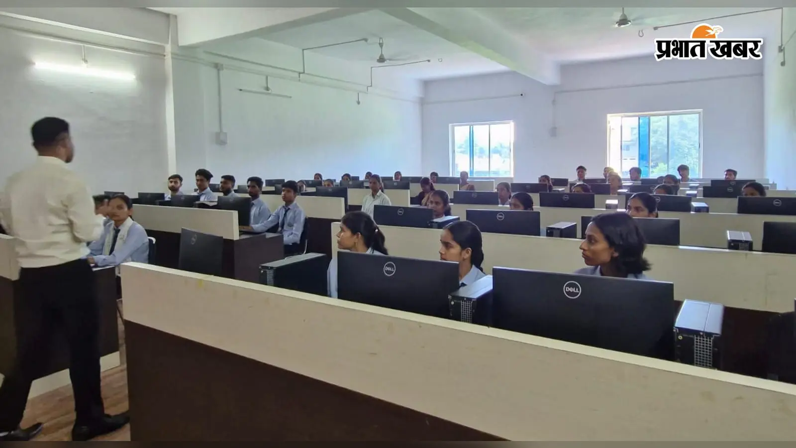 पलामू में छात्राओं के लिए 7 दिवसीय रोजगार प्रशिक्षण शुरू, कम्युनिकेशन स्किल से मॉक इंटरव्यू तक सीखेंगी हुनर