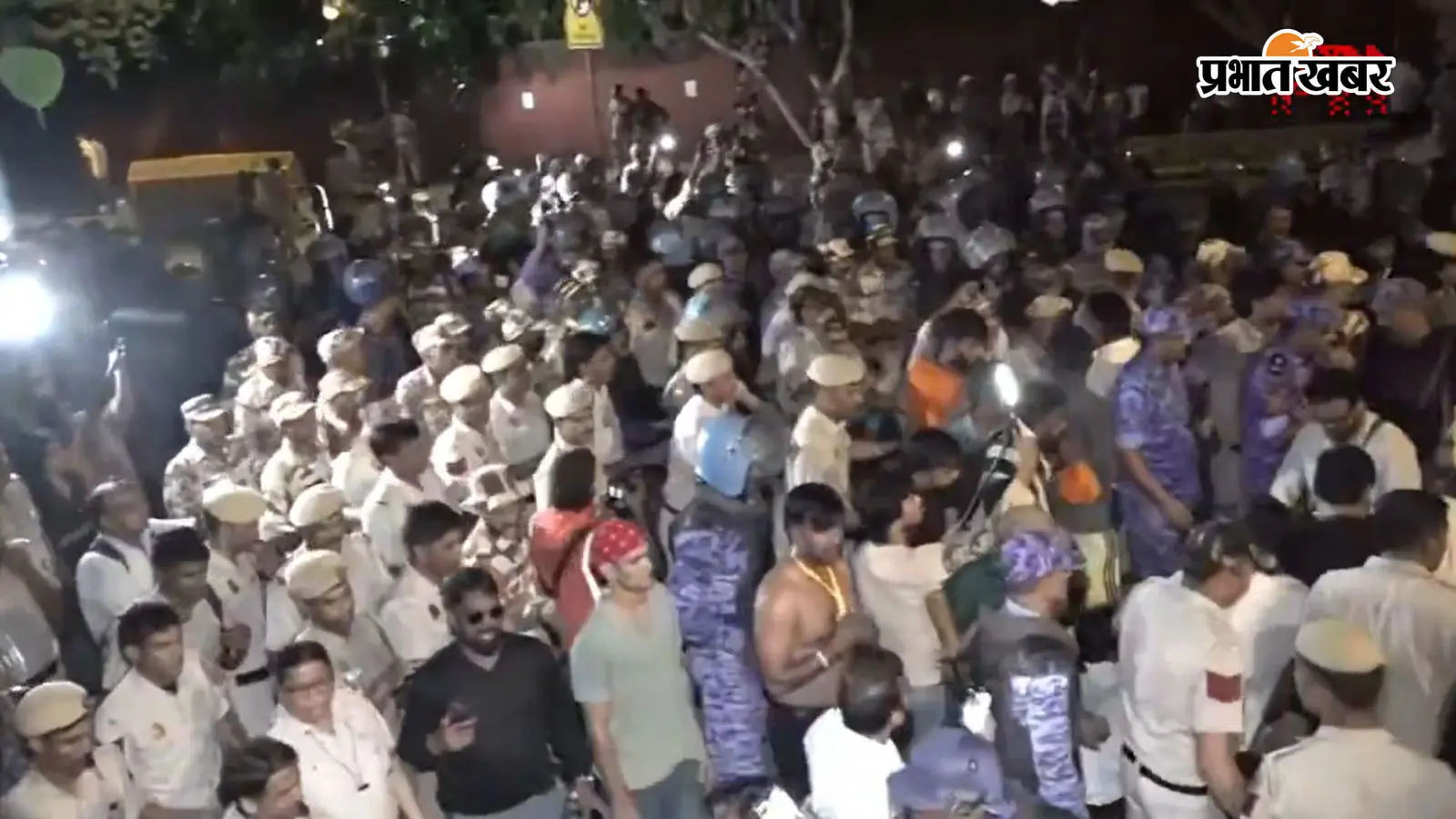 Jantar Mantar पर प्रदर्शनकारियों की मांग: आरक्षण सिर्फ गरीबों को मिले, SC/ST एक्ट खत्म करने की उठी आवाज